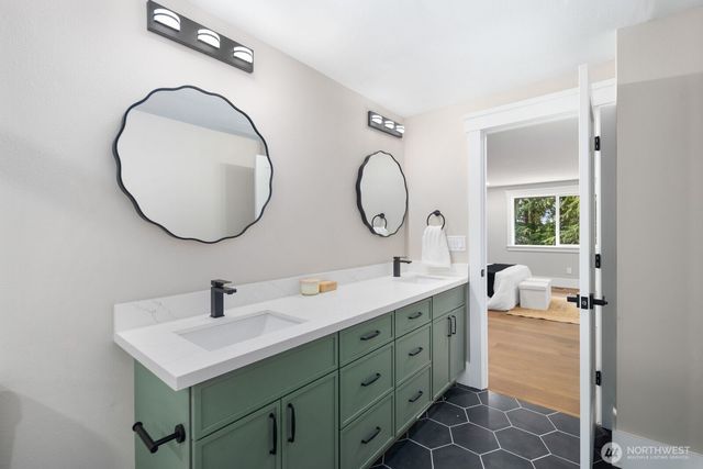 2734 Sunset Drive W, University Place, WA 98466