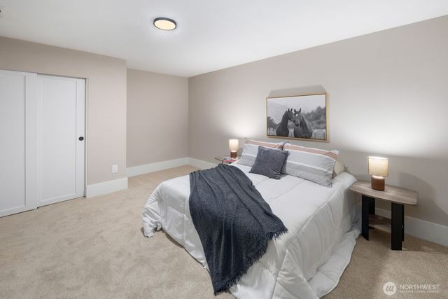 2734 Sunset Drive W, University Place, WA 98466