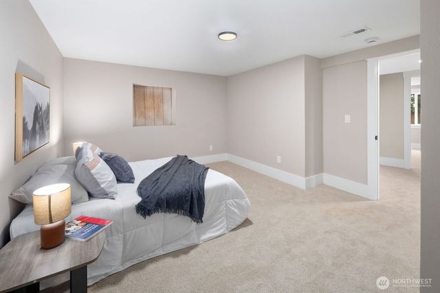 2734 Sunset Drive W, University Place, WA 98466