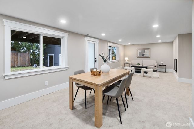 2734 Sunset Drive W, University Place, WA 98466