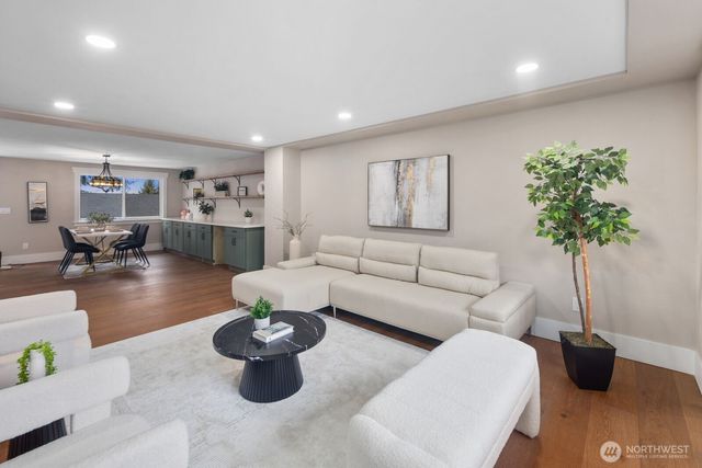 2734 Sunset Drive W, University Place, WA 98466