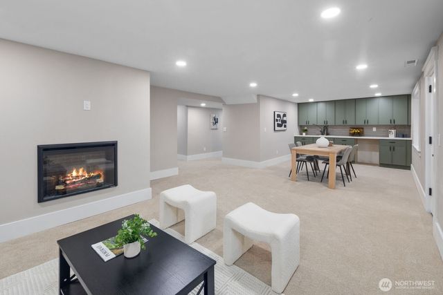 2734 Sunset Drive W, University Place, WA 98466