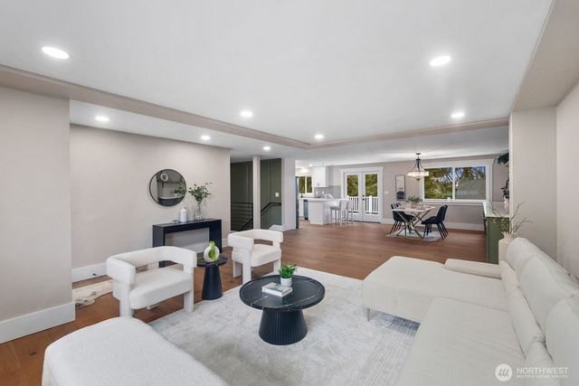 2734 Sunset Drive W, University Place, WA 98466