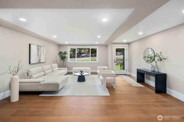 2734 Sunset Drive W, University Place, WA 98466