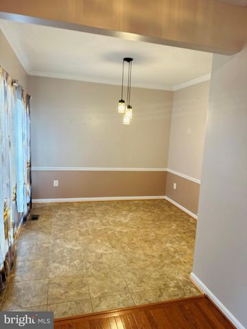 8643 ADRIENNE PL, Manassas, VA 20110