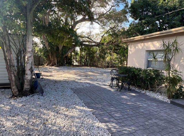 1211 NE 15th Avenue 1-2, Fort Lauderdale, FL 33304