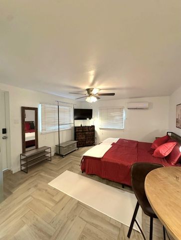 1211 NE 15th Avenue 1-2, Fort Lauderdale, FL 33304