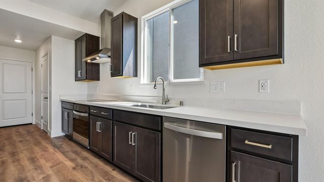 7835 Rivermeadow Way, Sacramento, CA 95832