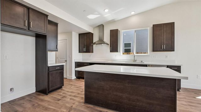 7835 Rivermeadow Way, Sacramento, CA 95832