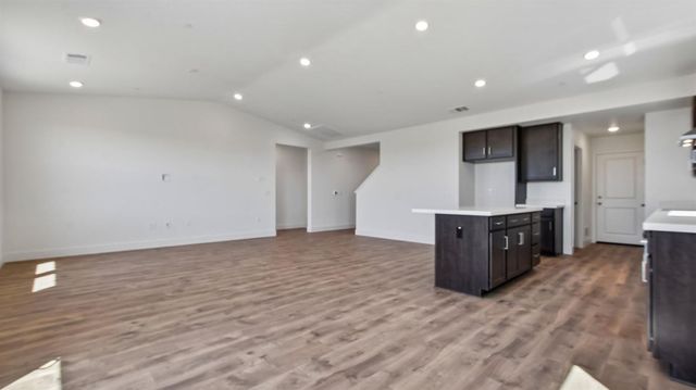 7835 Rivermeadow Way, Sacramento, CA 95832