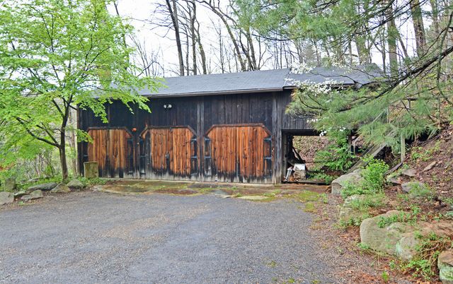 580 Old Mill ROAD, Fox Chapel, PA 15238