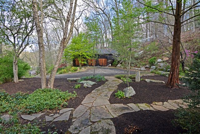 580 Old Mill ROAD, Fox Chapel, PA 15238