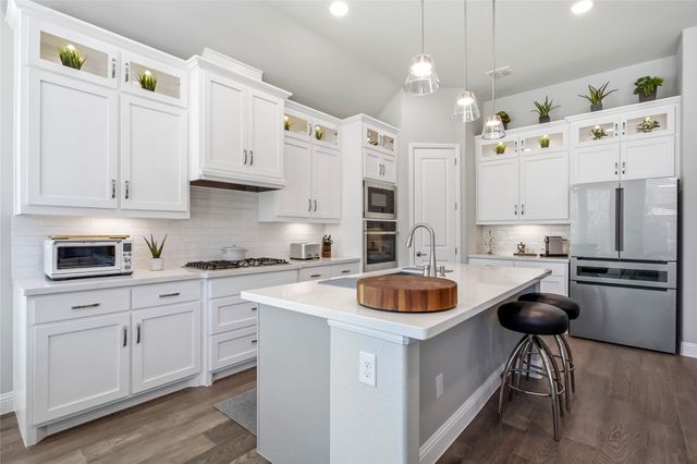 5204 BRADFORD GREEN Trail, Flower Mound, TX 75028