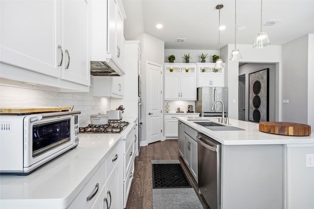 5204 BRADFORD GREEN Trail, Flower Mound, TX 75028