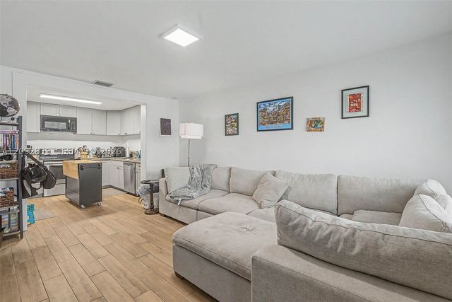 5910 SW 62nd Ter 0, South Miami, FL 33143