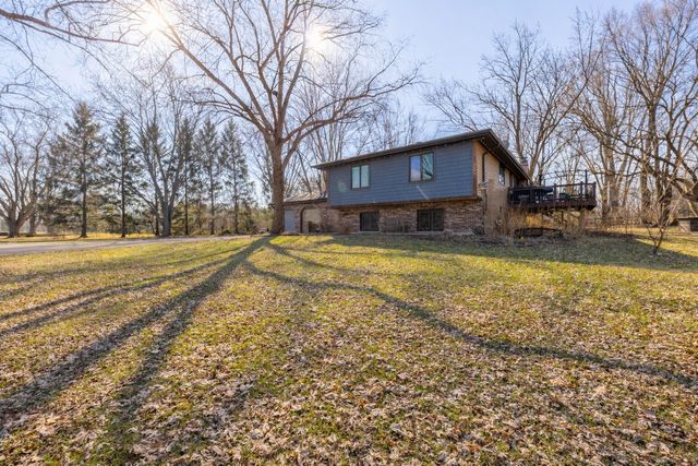 41W461 Burlington Road, Campton Hills, IL 60175