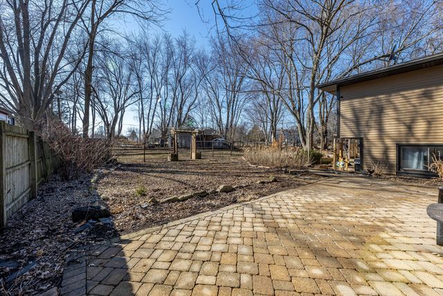 41W461 Burlington Road, Campton Hills, IL 60175