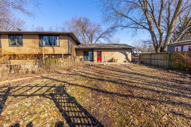41W461 Burlington Road, Campton Hills, IL 60175