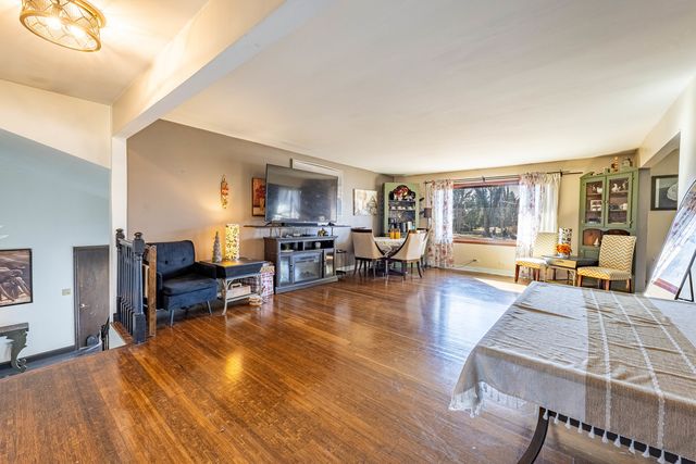 41W461 Burlington Road, Campton Hills, IL 60175