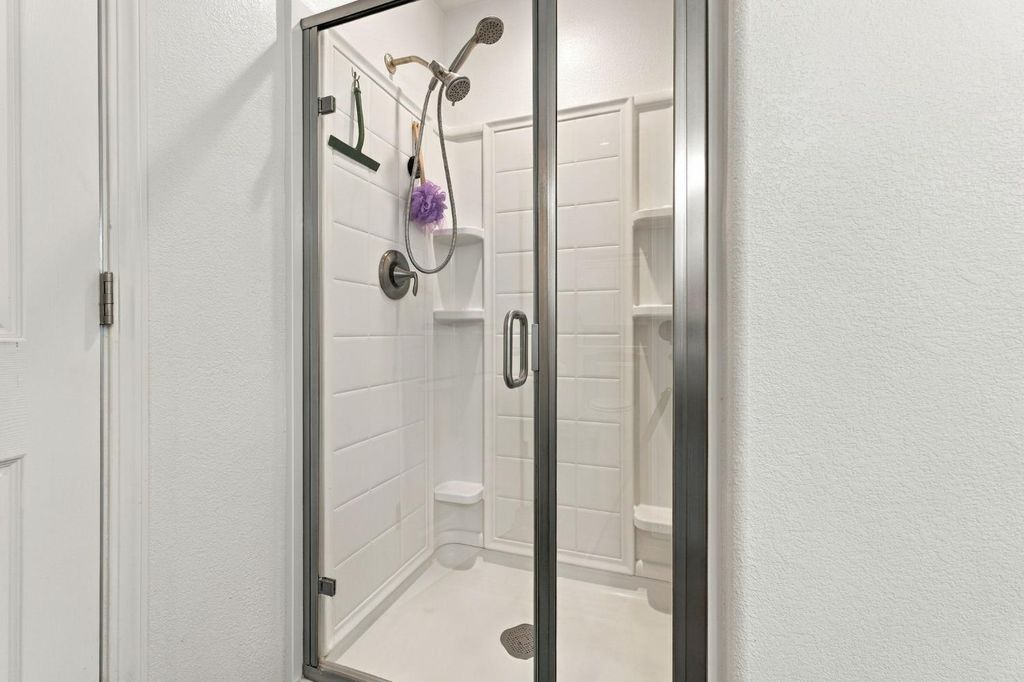Image 31 of property listing at 7099 N Shiraz Avenue, Fresno, CA 93722
