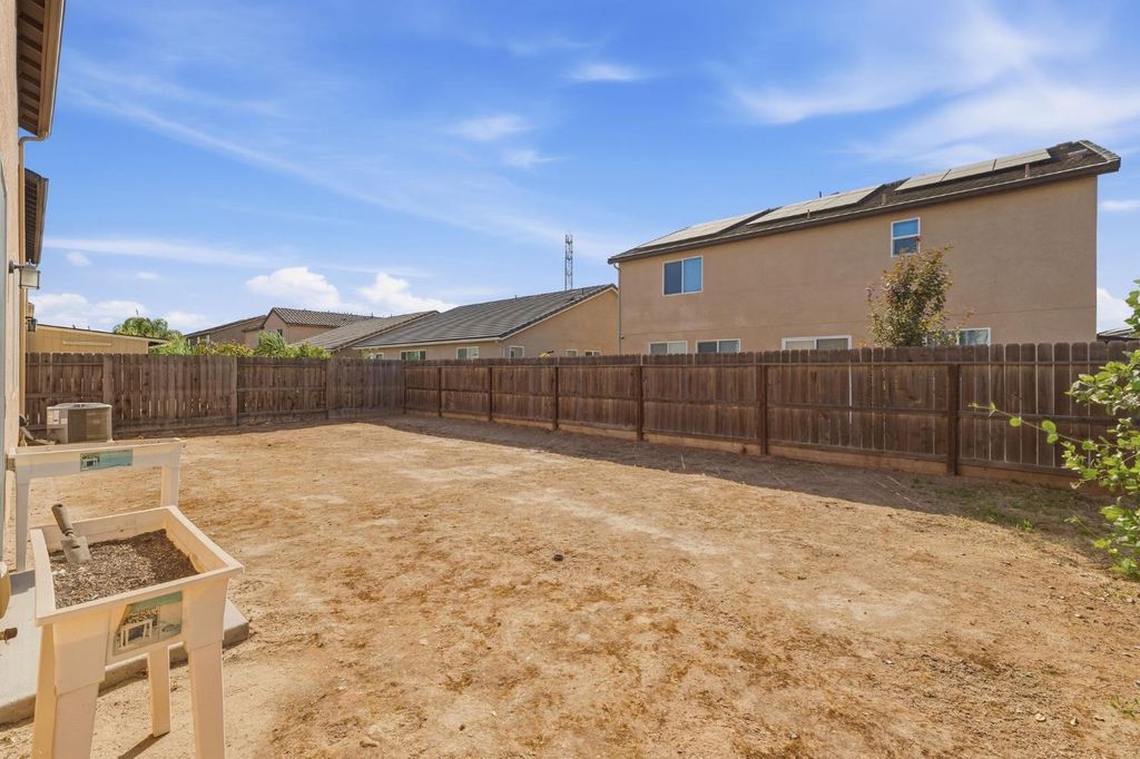 Image 33 of property listing at 7099 N Shiraz Avenue, Fresno, CA 93722