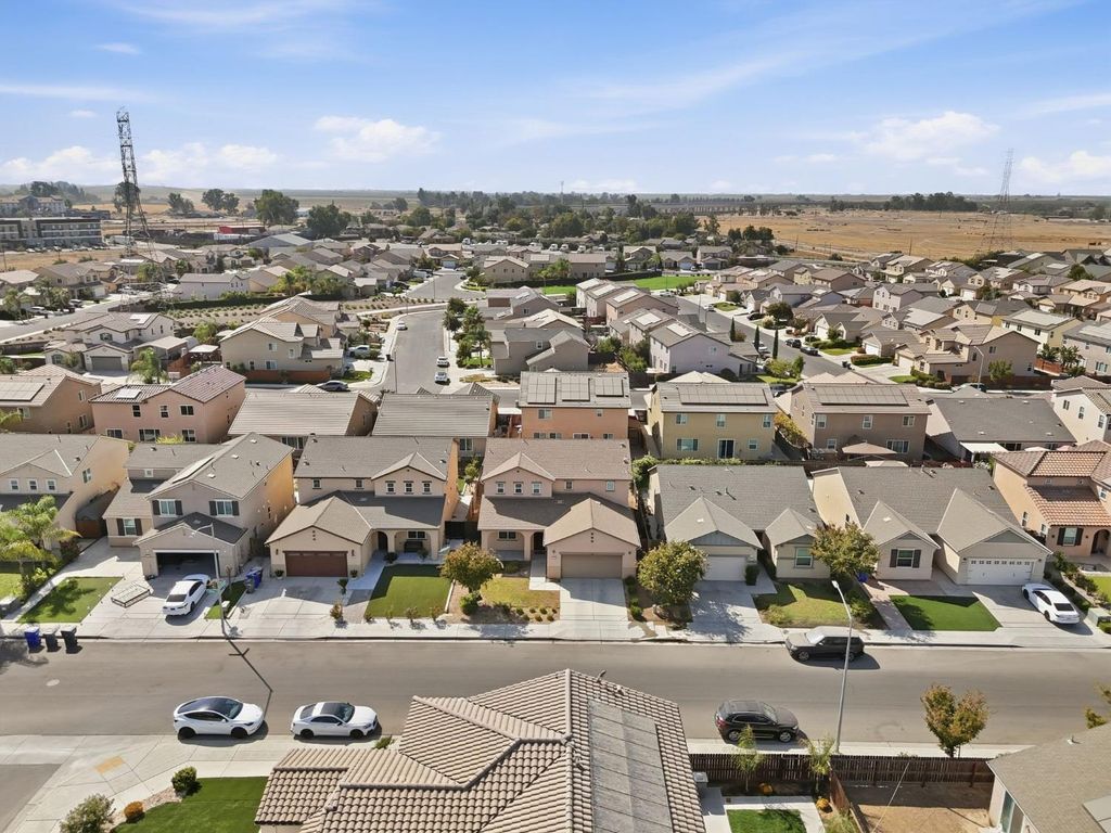 Image 38 of property listing at 7099 N Shiraz Avenue, Fresno, CA 93722