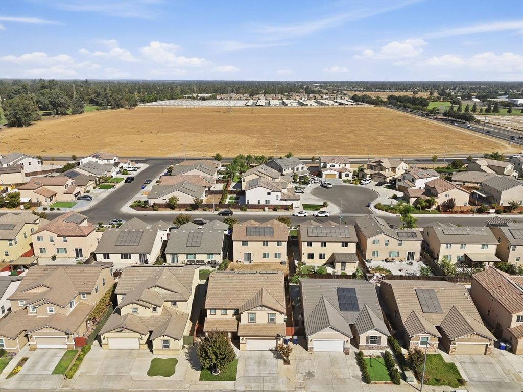 Image 44 of property listing at 7099 N Shiraz Avenue, Fresno, CA 93722