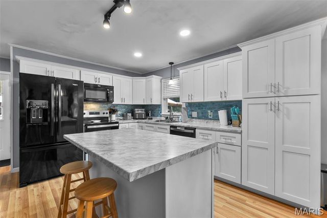 918 Hawthorn Drive, Sikeston, MO 63801