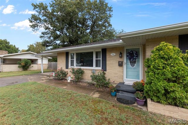 918 Hawthorn Drive, Sikeston, MO 63801