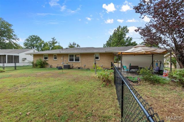 918 Hawthorn Drive, Sikeston, MO 63801