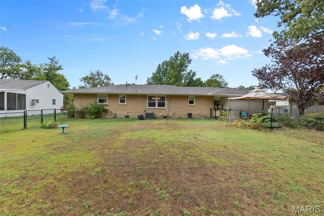 918 Hawthorn Drive, Sikeston, MO 63801