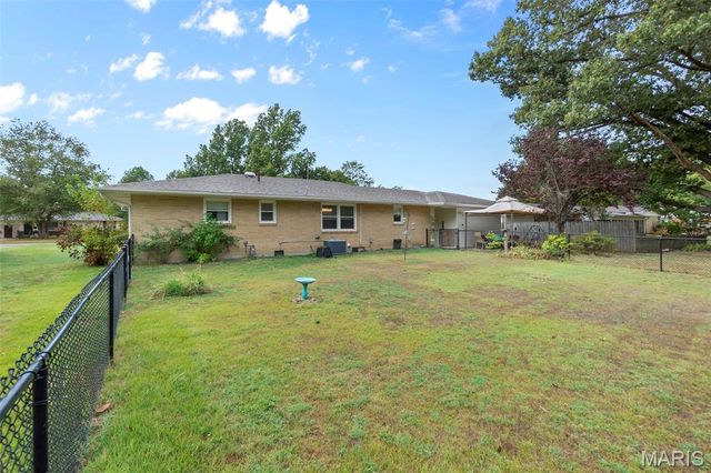 918 Hawthorn Drive, Sikeston, MO 63801