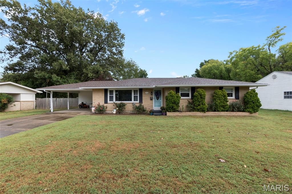 918 Hawthorn Drive, Sikeston, MO 63801