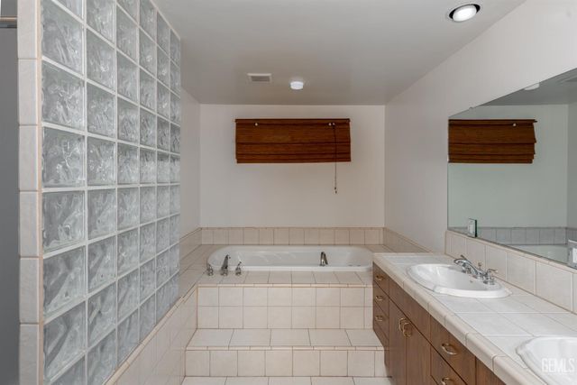 6508 Landfair Drive, Bakersfield, CA 93309