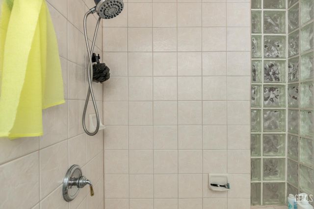 6508 Landfair Drive, Bakersfield, CA 93309