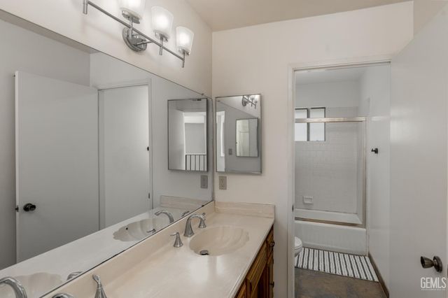 6508 Landfair Drive, Bakersfield, CA 93309