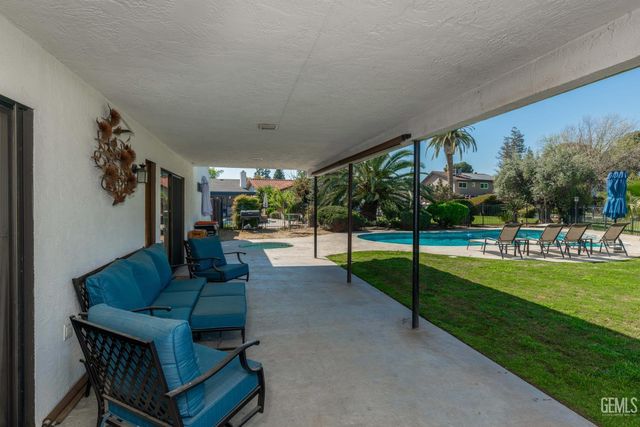 6508 Landfair Drive, Bakersfield, CA 93309