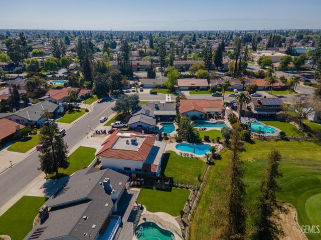 6508 Landfair Drive, Bakersfield, CA 93309