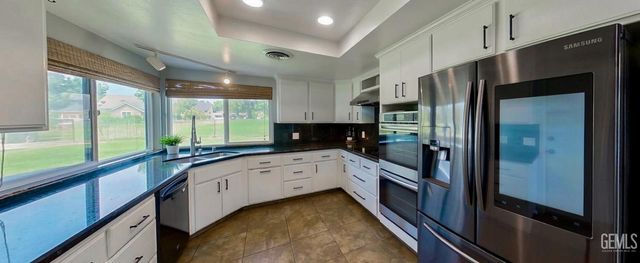 6508 Landfair Drive, Bakersfield, CA 93309