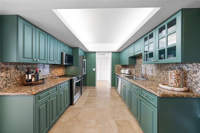 1800 NE 114th Street 1811, Miami, FL 33181