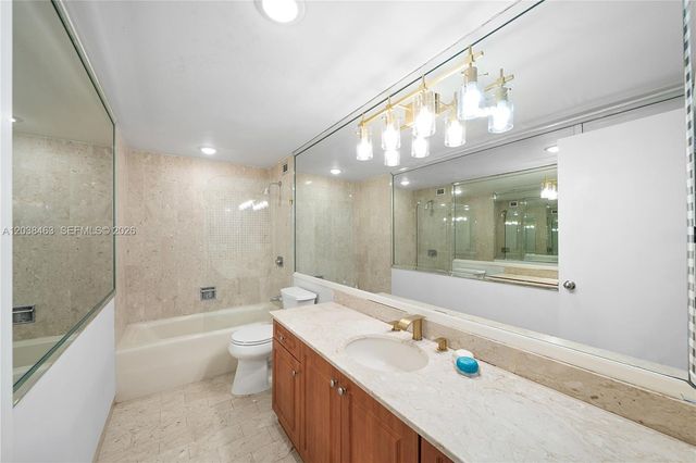 1800 NE 114th Street 1811, Miami, FL 33181