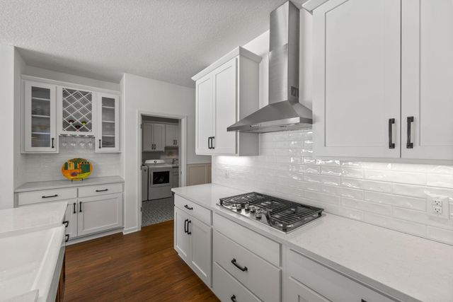 6749 Bellflower Drive, Minnetrista, MN 55331