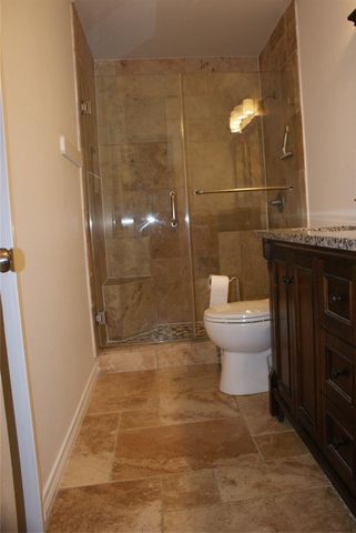 12450 Grossmount Drive, Houston, TX 77066