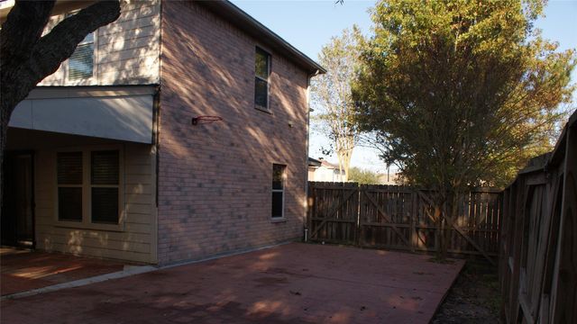 12450 Grossmount Drive, Houston, TX 77066