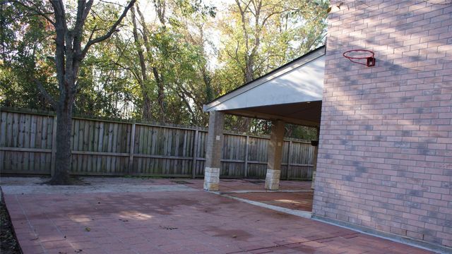 12450 Grossmount Drive, Houston, TX 77066