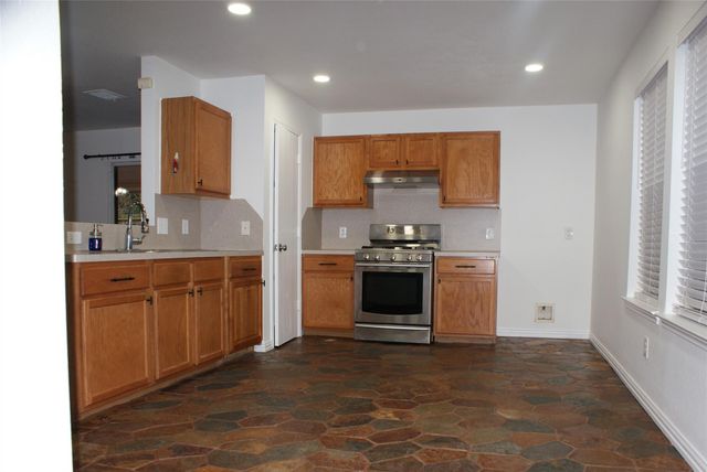 12450 Grossmount Drive, Houston, TX 77066