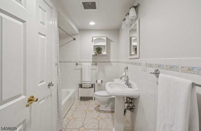 175 Green Village Rd, Madison Boro, NJ 07940