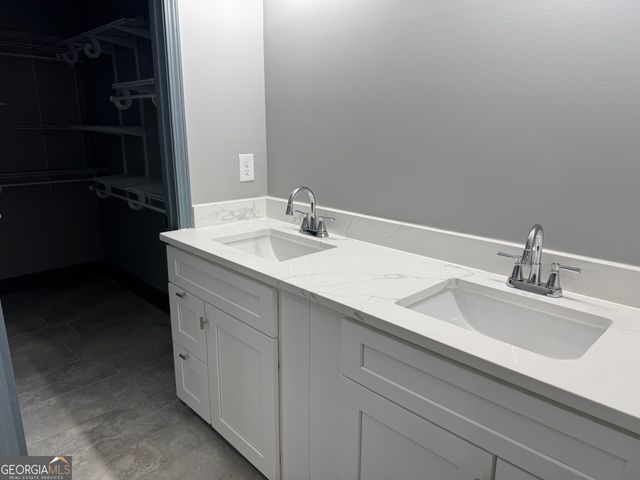 1555 W Poplar Street, Griffin, GA 30224