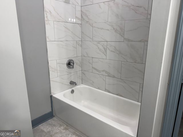 1555 W Poplar Street, Griffin, GA 30224