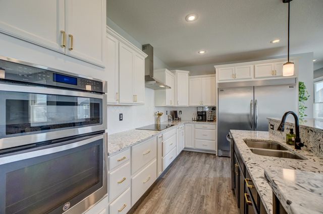 5204 Porchlight Bay, Woodbury, MN 55129
